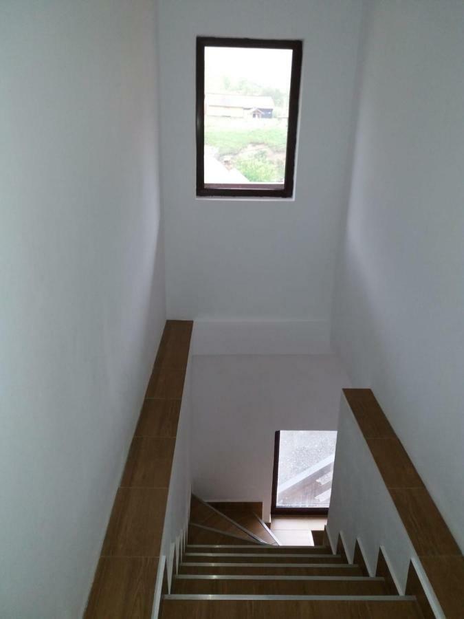 Lip Si Ely Hotell Dîmbovicioara Exteriör bild